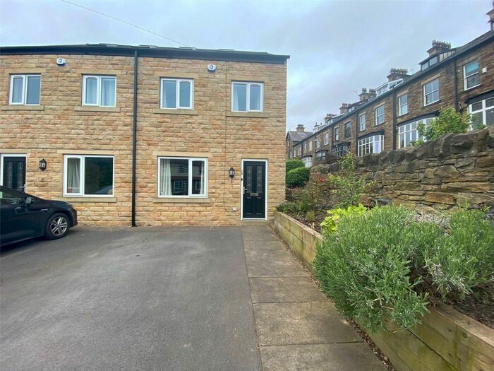 4 Bedroom Semi-Detached House To Rent In Tower Road, Shipley, Uk, BD18