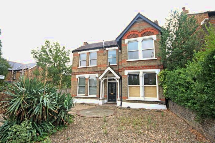 2 Bedroom Flat To Rent In Castlebar Road, London, W5