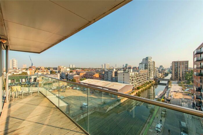 2 Bedroom Apartment To Rent In Stainsby Road, E14