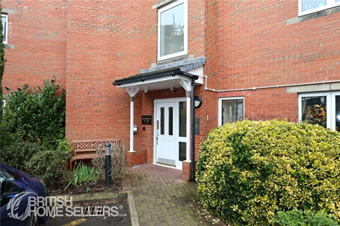 1 Bedroom Apartment For Sale In Taffs Mead Embankment, Cardiff, CF11