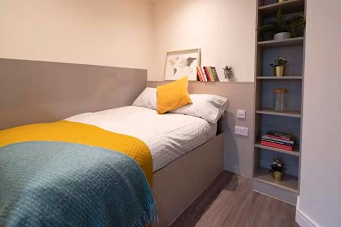 1 Bedroom Flat To Rent In Students - Redvers Tower, Redvers House, S1