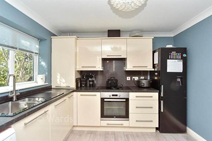3 Bedroom Chalet For Sale In Union Road, Minster On Sea, Sheerness, Kent, ME12