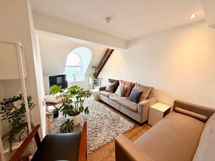 2 Bedroom Apartment To Rent In Carrington Street, Nottingham, Nottinghamshire, NG1