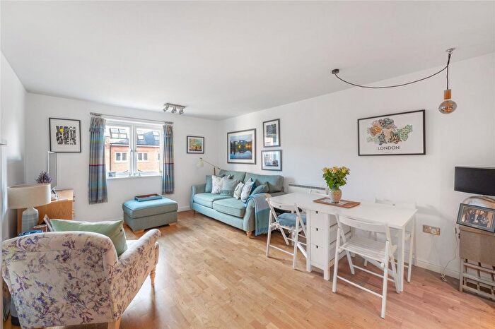 1 Bedroom Flat To Rent In Garratt Lane, London, SW18