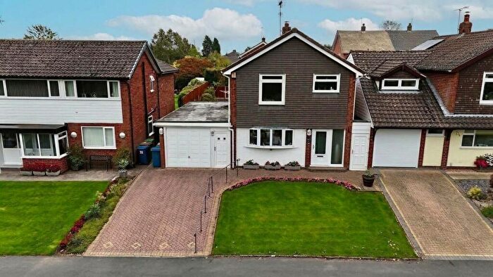 3 Bedroom Link Detached House For Sale In Bankside, Stone, ST15
