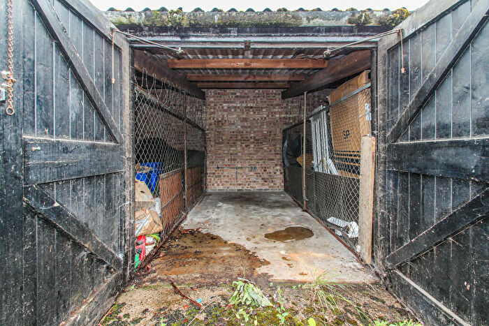 Garage / Parking To Rent In Grasmere Road, Long Eaton, NG10