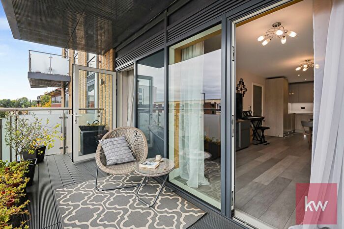 2 Bedroom Flat For Sale In The Picturehouse, Bridge Avenue, Maidenhead, SL6