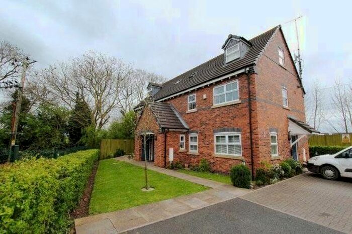2 Bedroom Flat To Rent In The Crossings, Stone, Staffordshire, ST15