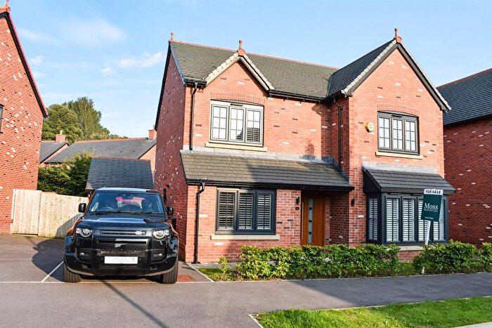 4 Bedroom Detached House For Sale In Alder Way, Holmes Chapel, Crewe, CW4