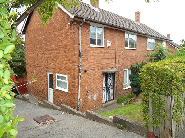3 Bedroom Semi-Detached House To Rent In Heights Drive, Wortley, LS12