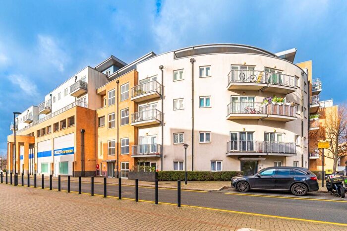 2 Bedroom Flat For Sale In Whitestone Way, Purley Way, Croydon, CR0