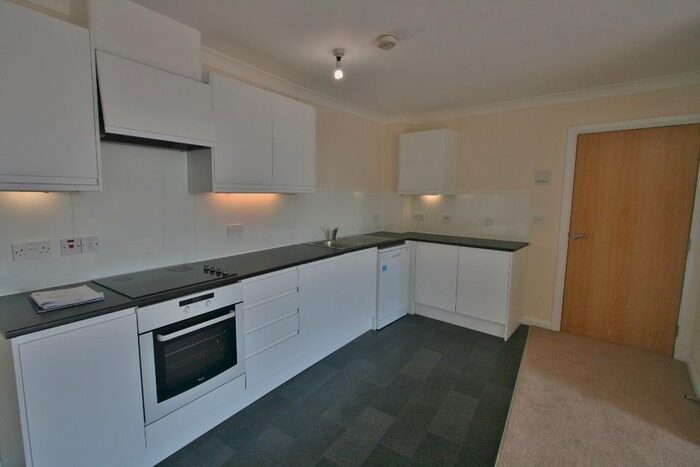 2 Bedroom Flat To Rent In Alencon Link, Basingstoke, RG21