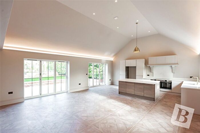 3 Bedroom Bungalow To Rent In Colmar Mews, Weald Park Way, Brentwood, Essex, CM14