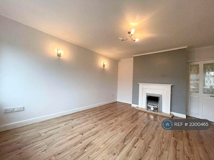 3 Bedroom End Of Terrace House To Rent In Hall Hill Drive, Stoke-On-Trent, ST2