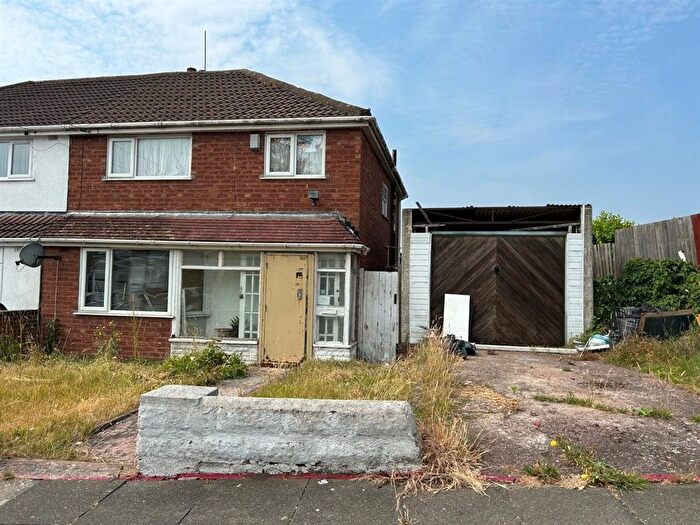 3 Bedroom Semi-Detached House For Sale In Thorncliffe Road, Birmingham, B44