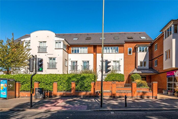 2 Bedroom Flat For Sale In Church Street, Walton-On-Thames, KT12