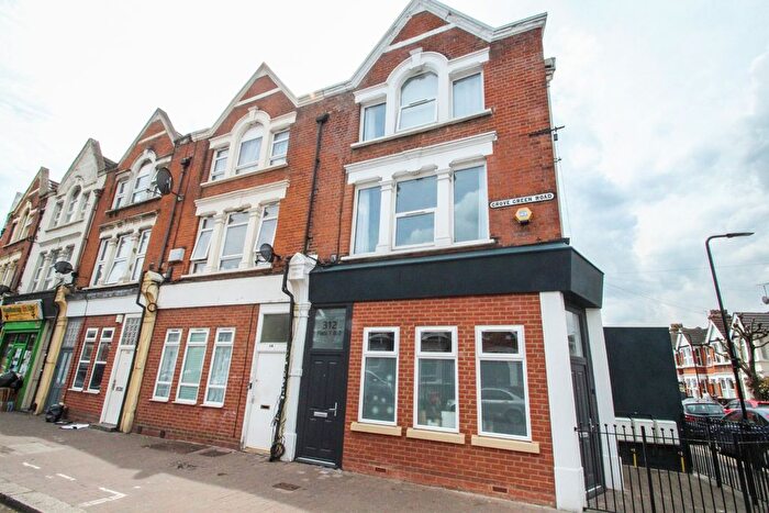1 Bedroom Flat To Rent In Grove Green Road, London, Greater London, E11