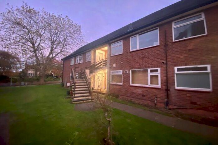 2 Bedroom Flat To Rent In Leverton Court, Nottingham, NG2