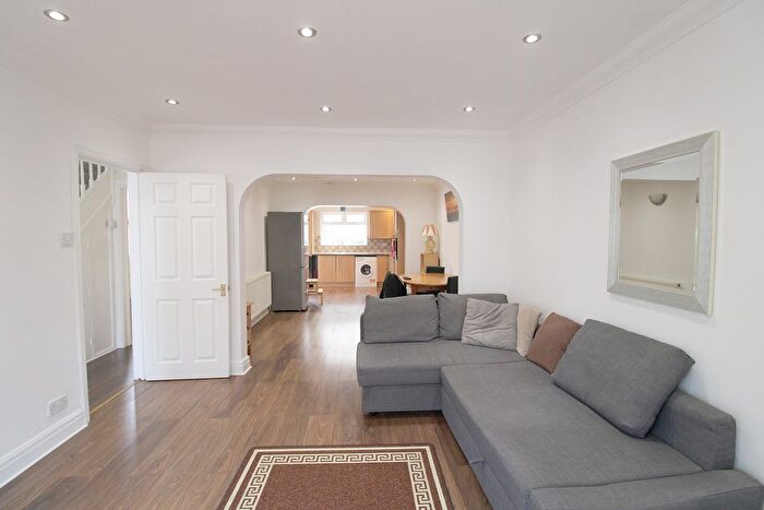 4 Bedroom Terraced House To Rent In Verulam Road, Greenford, UB6