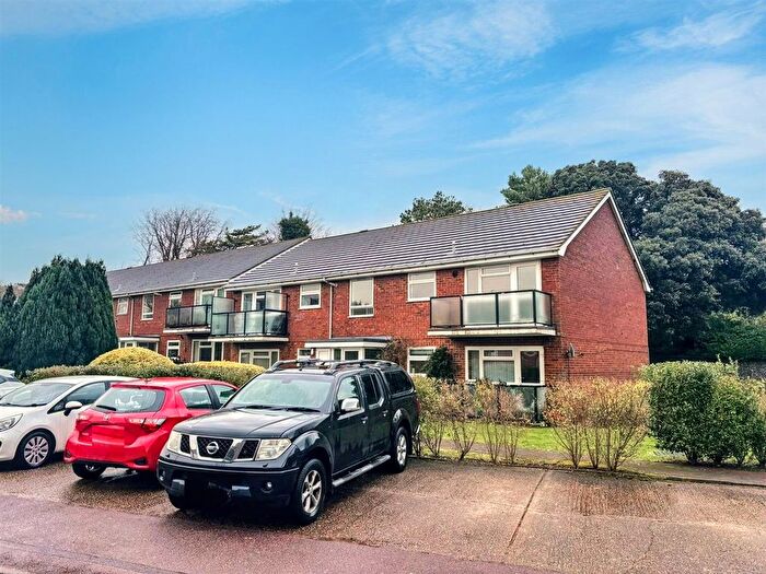 2 Bedroom Flat For Sale In Shortdean Place, Eastbourne, BN21