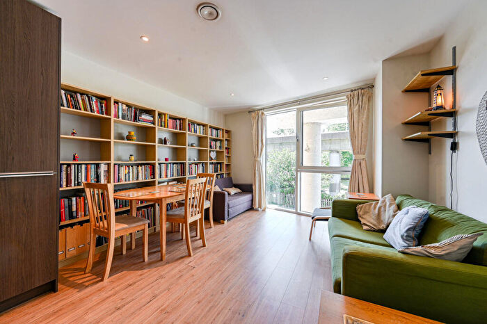 2 Bedroom Flat To Rent In Deals Gateway, Deptford, London, SE13
