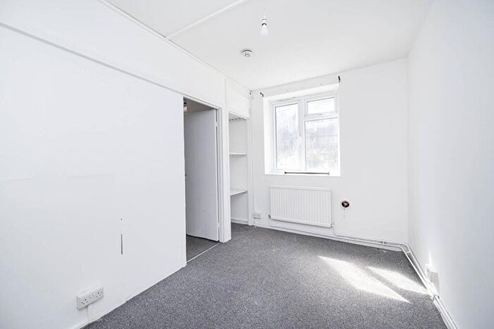 1 Bedroom Flat To Rent In Paragon Road, Hackney, London, E9