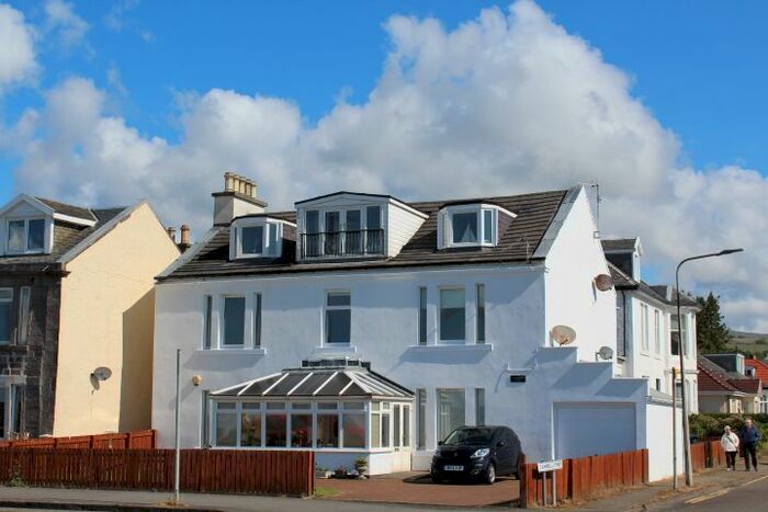 3 Bedroom Flat To Rent In 1 Campbell Street Helenburgh, Argyll And Bute G84