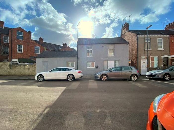 2 Bedroom House To Rent In Clinton Road, Northampton, NN4