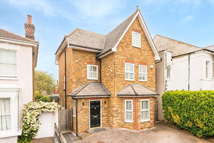 4 Bedroom Property For Sale In Grove Lane, Kingston Upon Thames, KT1