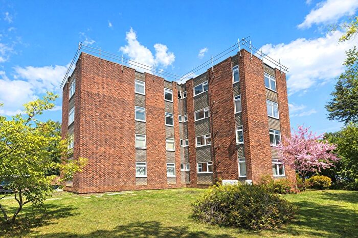 2 Bedroom Flat For Sale In Church Road, Frimley, Camberley, Surrey, GU16