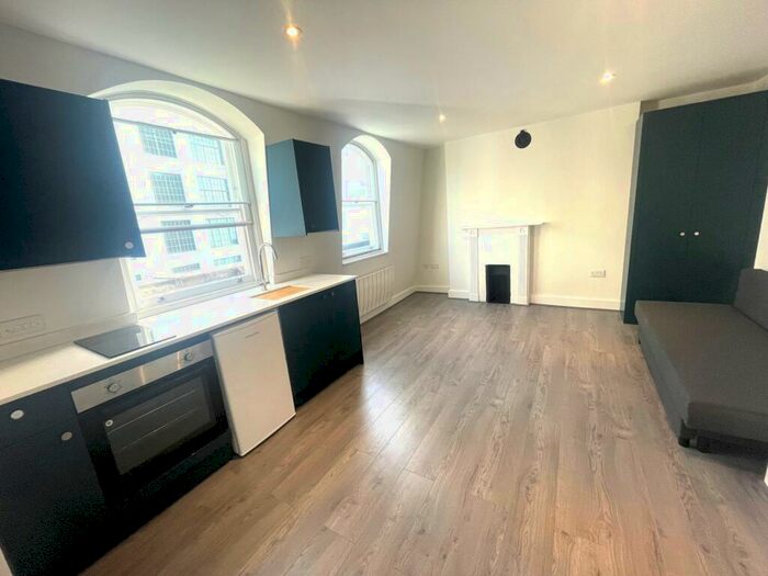 Flat To Rent In Mornington Crescent, Camden, NW1