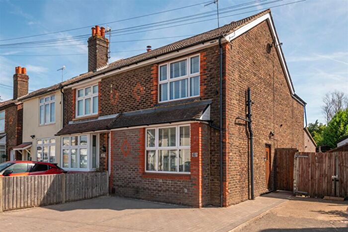 3 Bedroom End Of Terrace House For Sale In Balcombe Road, Horley, Surrey, RH6