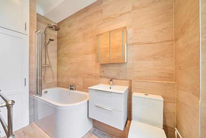 1 Bedroom Flat To Rent In Turks Row, Chelsea, London, SW3