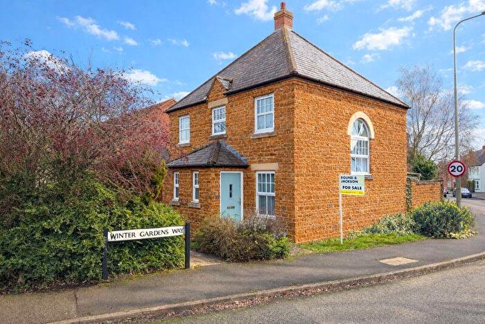 3 Bedroom Detached House For Sale In Winter Gardens Way, Banbury, OX16