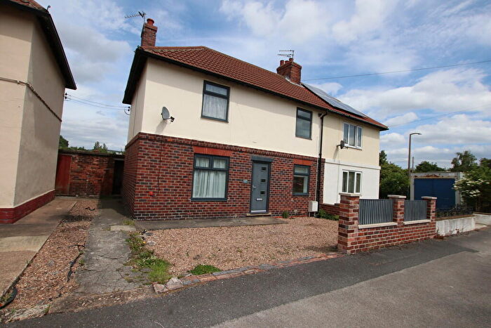 3 Bedroom Semi Detached House To Rent In Barnsley Road, Dodworth, S75