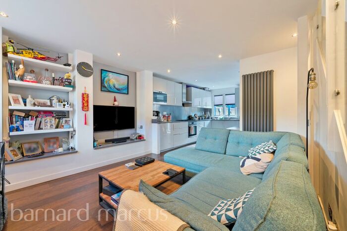 2 Bedroom Flat To Rent In Shurland Gardens, Willowbrook Estate, London, SE15