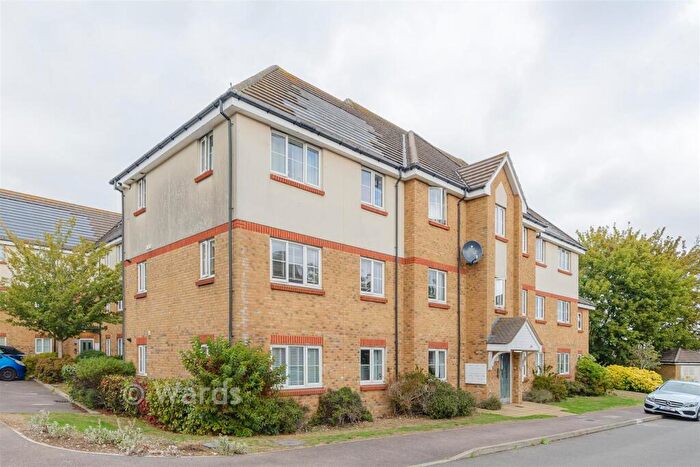2 Bedroom Flat For Sale In Palm Drive, Rochester, Kent, ME1