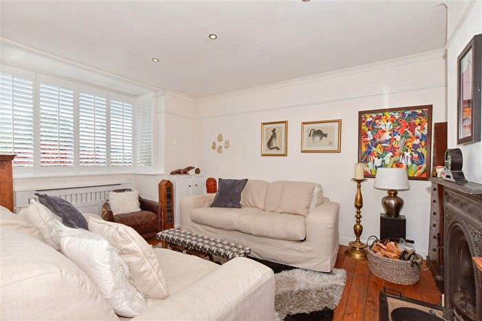 3 Bedroom Semi-Detached Bungalow For Sale In Monkton Road, Minster, Ramsgate, Kent, CT12