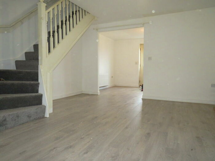 3 Bedroom House To Rent In Bramble Close, Halifax, HX3
