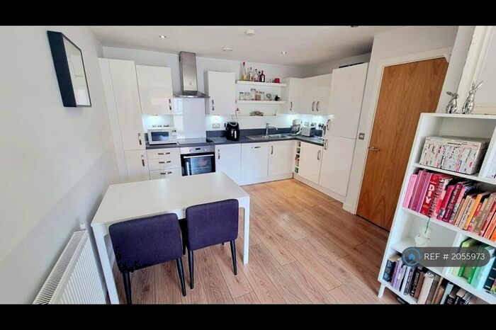 1 Bedroom Flat To Rent In Crown Drive, Romford, RM7