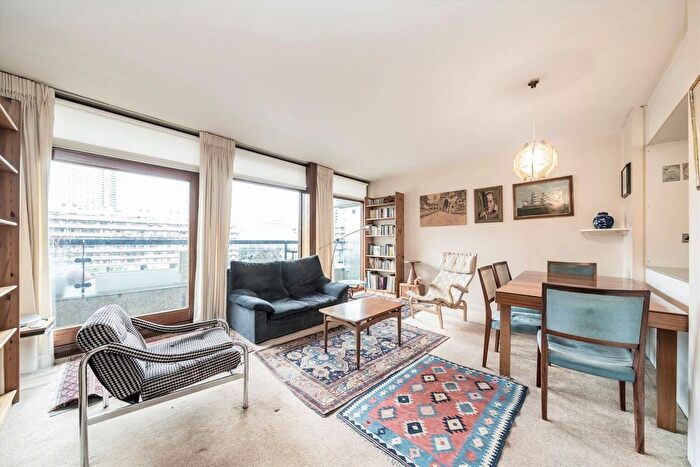 2 Bedroom Flat For Sale In Barbican, Willoughby House, Barbican, EC2Y