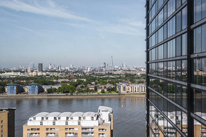 1 Bedroom Apartment To Rent In Landmark East, Canary Wharf, E14