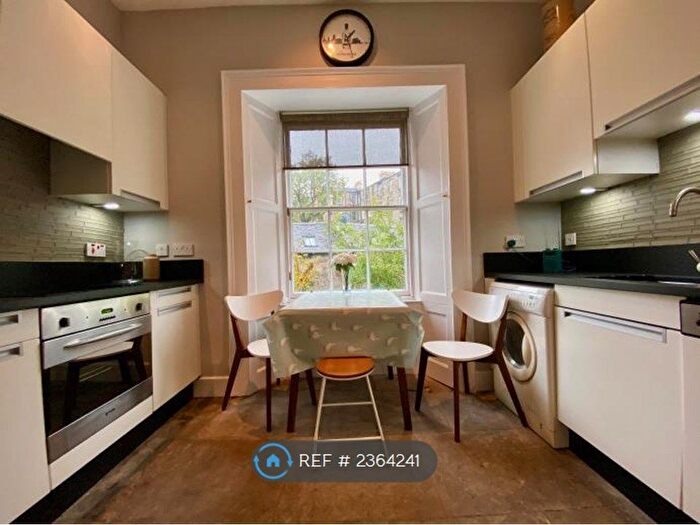 3 Bedroom Flat To Rent In St. Stephen Street, Edinburgh, EH3