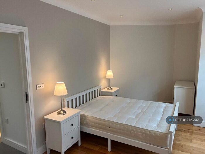 2 Bedroom Maisonette To Rent In Marcon Place, London, E8