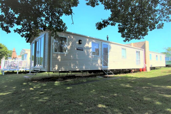 2 Bedroom Chalet For Sale In Highfield Grange Holiday Park, London Road, Clacton-on-Sea, CO16
