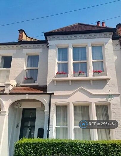 2 Bedroom Flat To Rent In London, Greater London, SW12