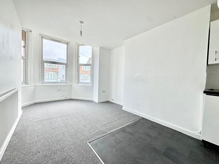 2 Bedroom Flat To Rent In Surrey Road, Margate, Kent, CT9