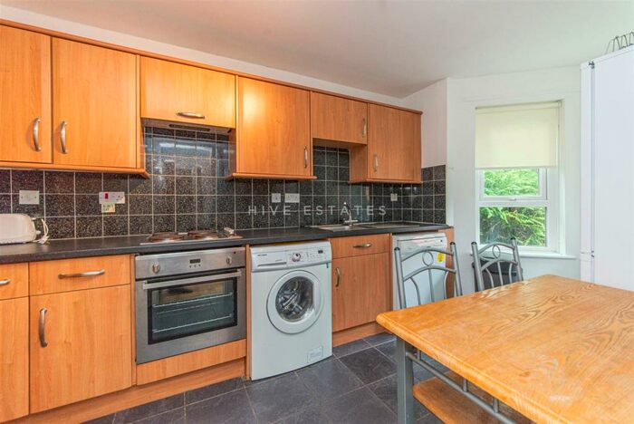 2 Bedroom Flat To Rent In Orchard Place, Jesmond, Newcastle Upon Tyne, NE2
