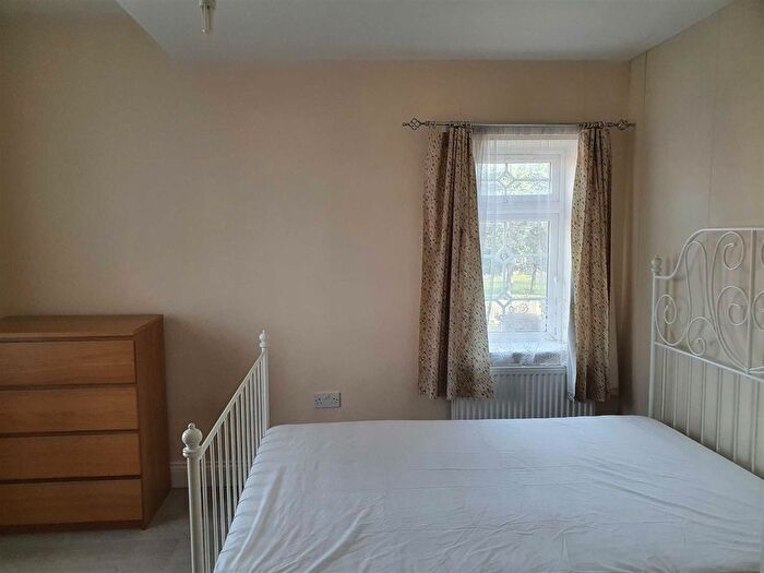 2 Bedroom Maisonette To Rent In Saxon Road, Southall, UB1