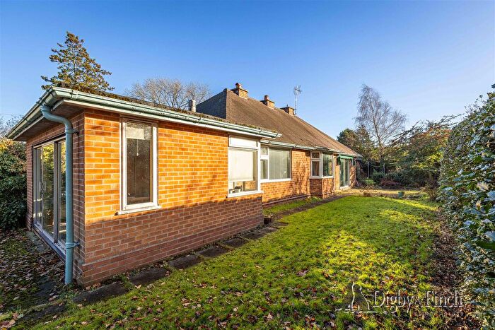 2 Bedroom Bungalow For Sale In Cliff Drive, Radcliffe-On-Trent, Nottingham, NG12